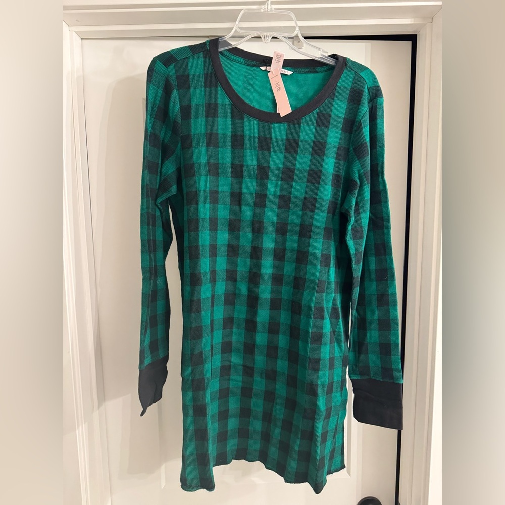 Women’s Victoria’s Secret Waffle Knit Green & Black Plaid Long Sleeve Night Gown